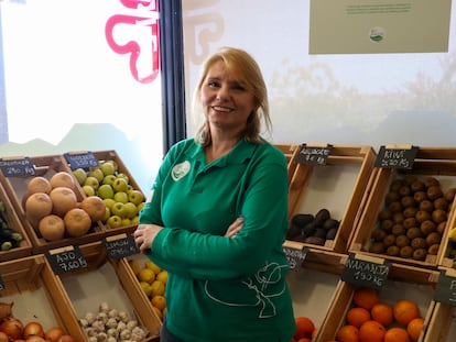 Ana María Muñoz, trabajadora de la empresa de inserción laboral de la red Cáritas en Sevilla, Bioalverde. Cáritas